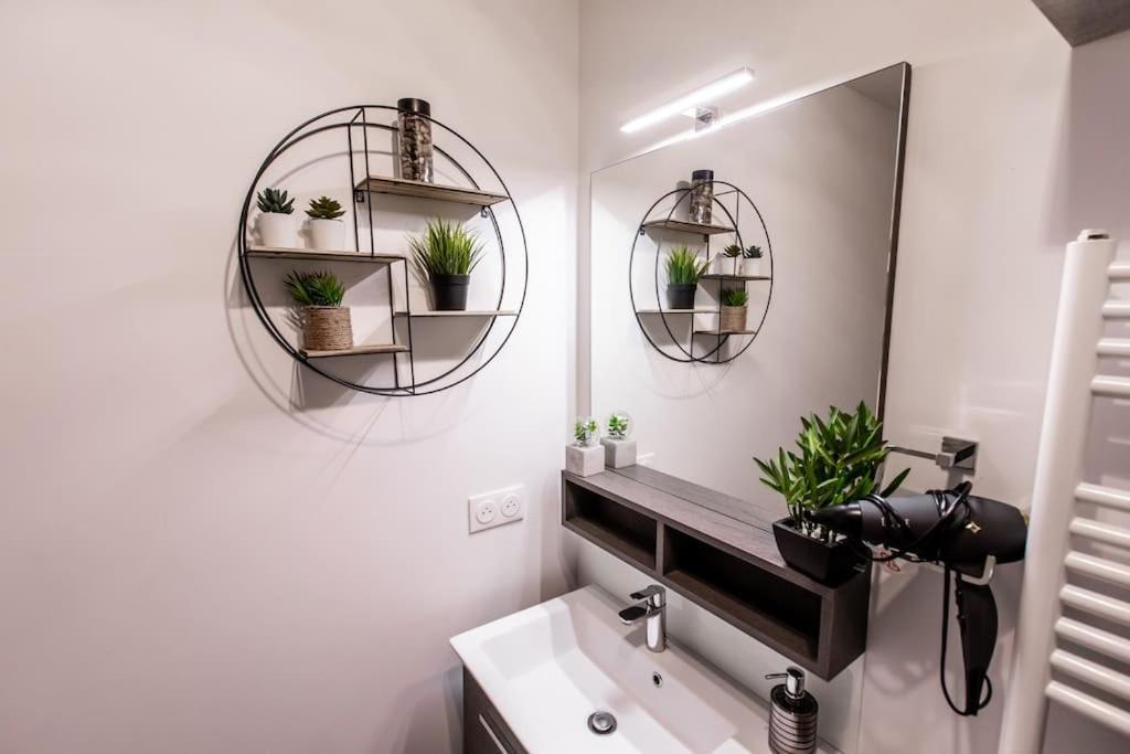 Forest Chic : Maison San Marina Apartment Parmain Luaran gambar